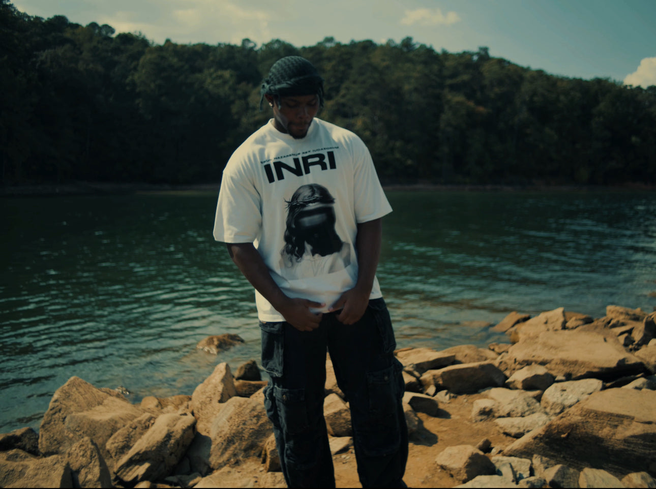 “BEHOLD THE KING OF THE JEWS” (100% COTTON, UNISEX BOLD “INRI”TEE)